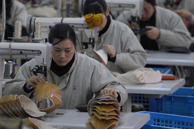 “中国最大鞋厂”:从10万人到1.2万人,东莞制造业时代已结束